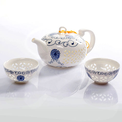 Tea Set with Blue Ornament